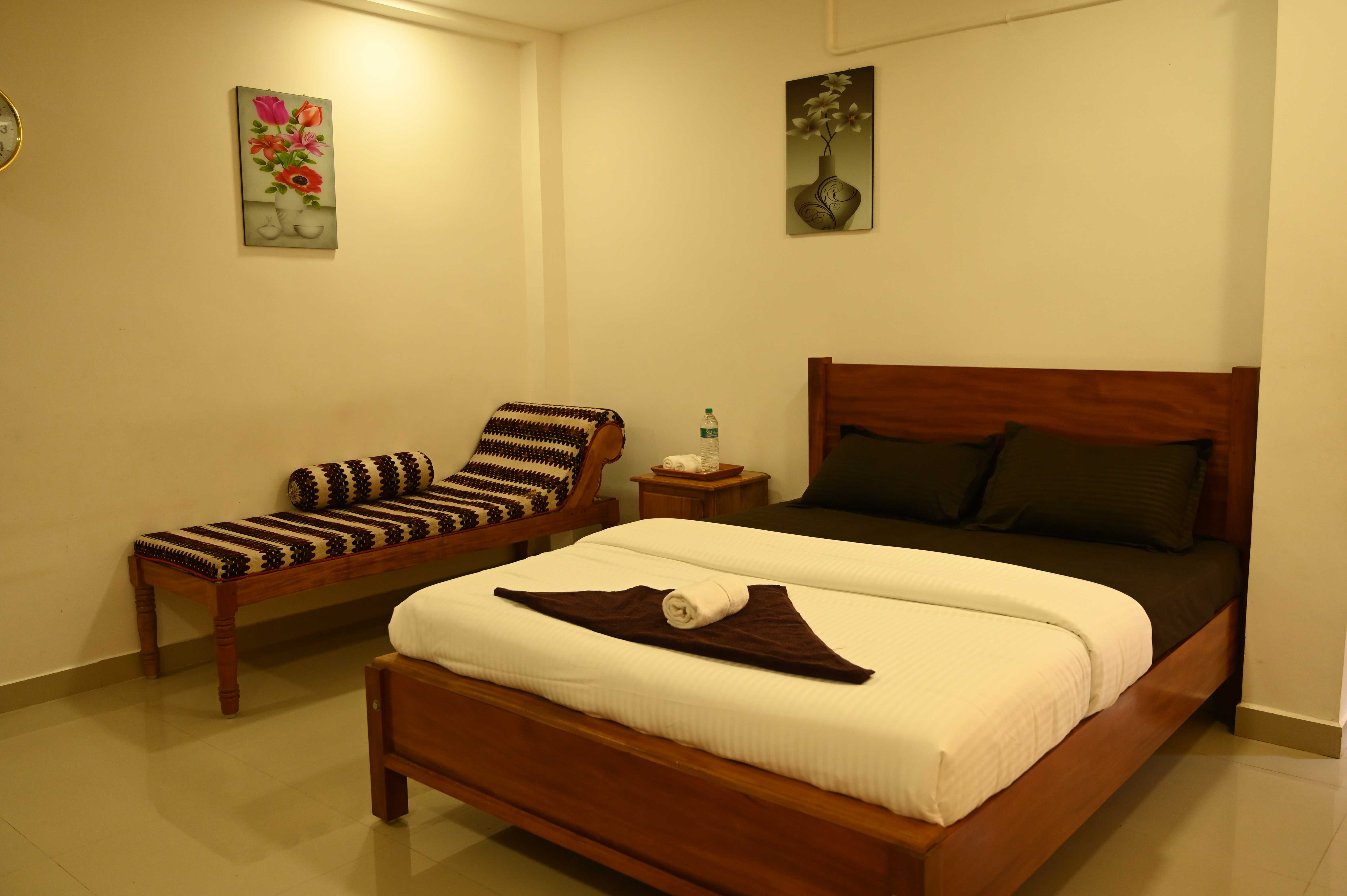 Rooms & Suites - SRK Hospital